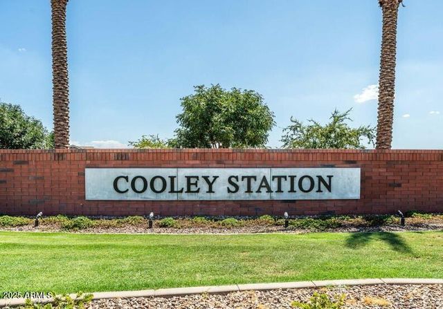 2566 S BETTY Street, Gilbert, AZ 85295