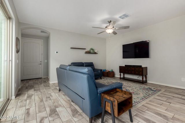 2566 S BETTY Street, Gilbert, AZ 85295