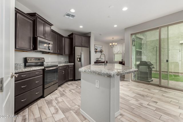 2566 S BETTY Street, Gilbert, AZ 85295