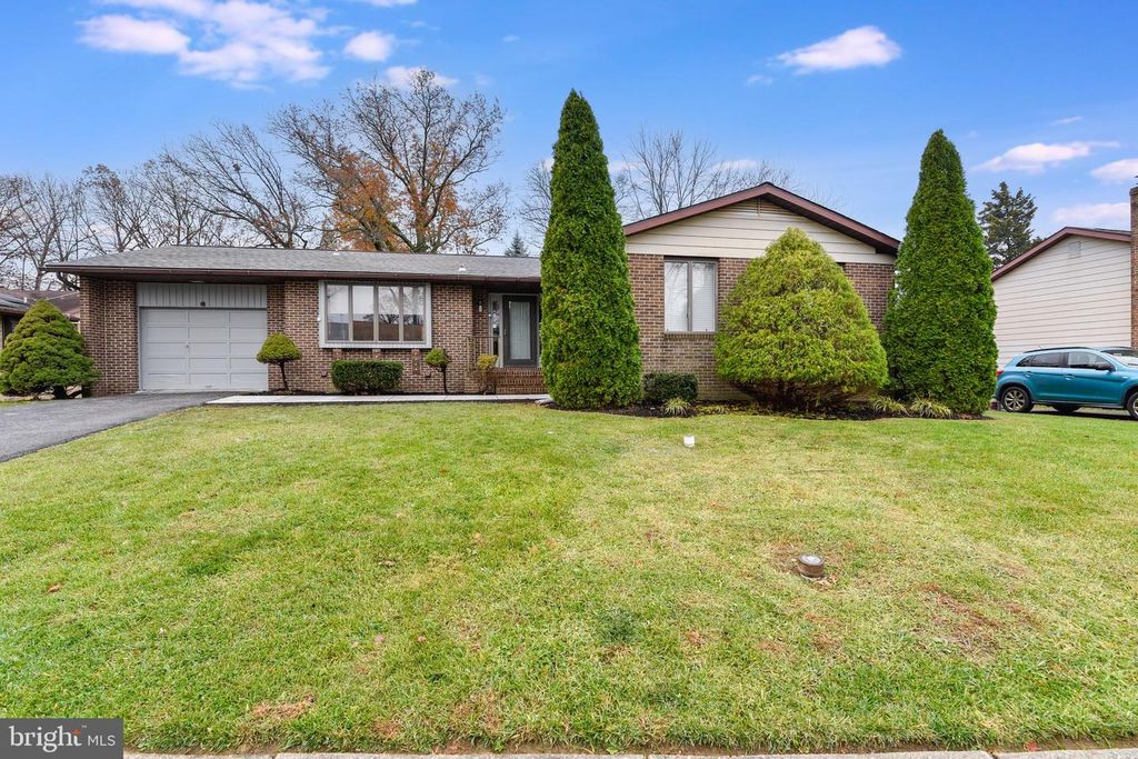 2407 PERRING WOODS RD, Parkville, MD 21234