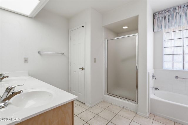 7833 E Nopal Avenue, Mesa, AZ 85209