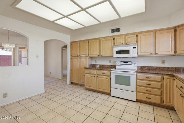 7833 E Nopal Avenue, Mesa, AZ 85209