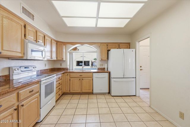 7833 E Nopal Avenue, Mesa, AZ 85209