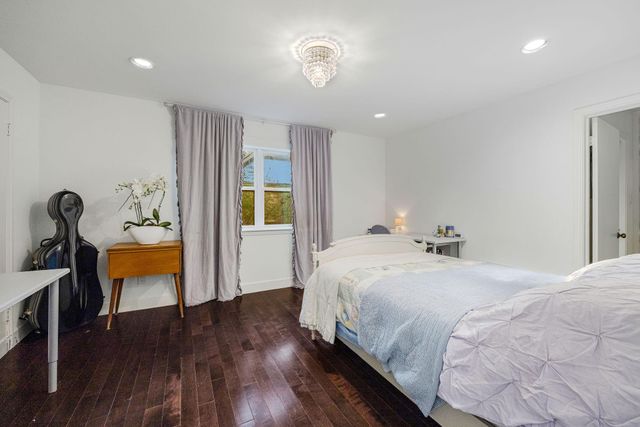 323 Vanderpool Lane, Houston, TX 77024