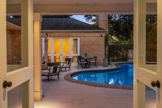 323 Vanderpool Lane, Houston, TX 77024