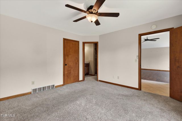 1203 Fredericksburg Drive, Johnson City, TN 37604