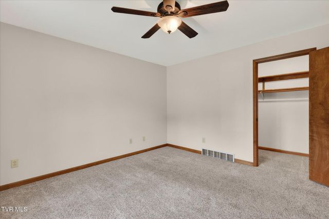 1203 Fredericksburg Drive, Johnson City, TN 37604
