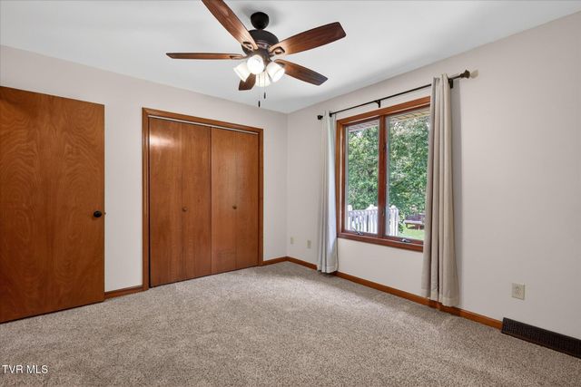 1203 Fredericksburg Drive, Johnson City, TN 37604