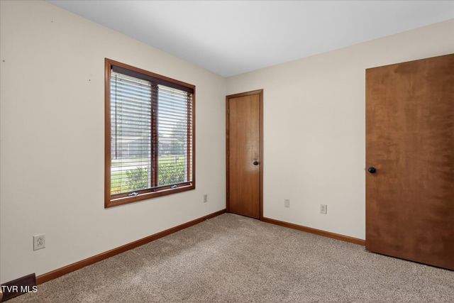 1203 Fredericksburg Drive, Johnson City, TN 37604