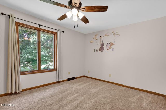 1203 Fredericksburg Drive, Johnson City, TN 37604