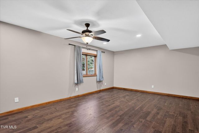 1203 Fredericksburg Drive, Johnson City, TN 37604