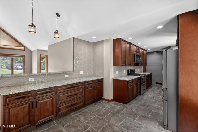 1203 Fredericksburg Drive, Johnson City, TN 37604