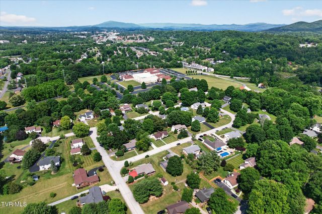 1203 Fredericksburg Drive, Johnson City, TN 37604
