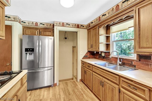 7761 Big Creek Pky, Middleburg Heights, OH 44130
