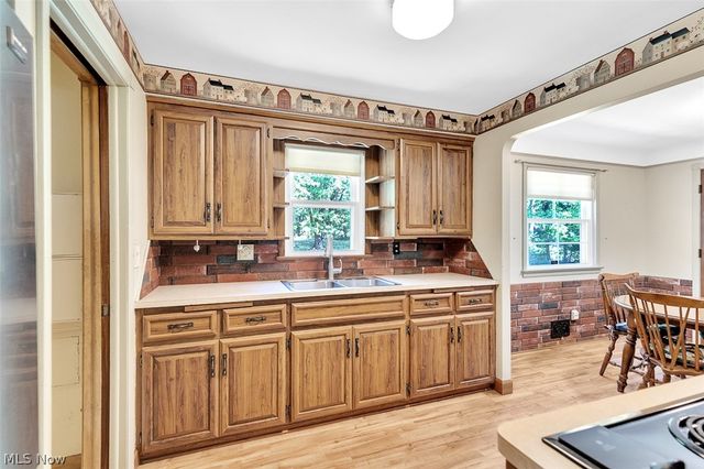 7761 Big Creek Pky, Middleburg Heights, OH 44130