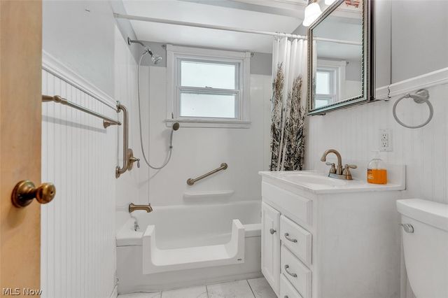 7761 Big Creek Pky, Middleburg Heights, OH 44130