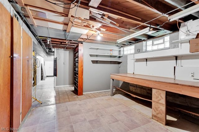 7761 Big Creek Pky, Middleburg Heights, OH 44130