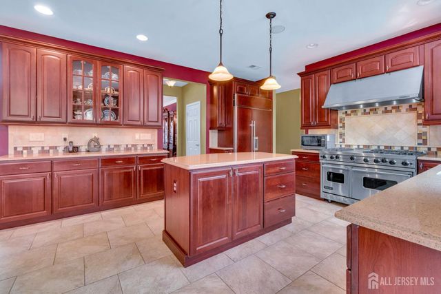 23 Yellowstone Drive, Old Bridge, NJ 08857
