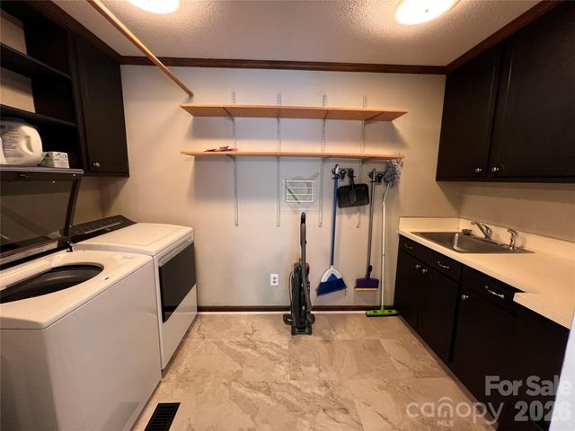 1426 Alf Hoover Road, Vale, NC 28168