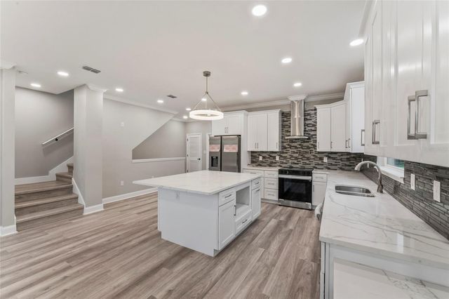 809 W LINEBAUGH AVENUE 5B, Tampa, FL 33612