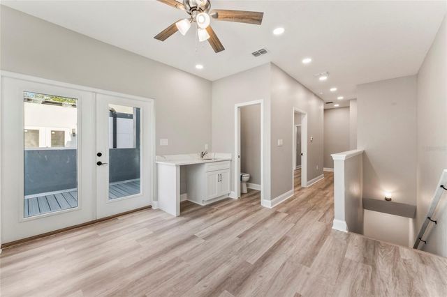 809 W LINEBAUGH AVENUE 5B, Tampa, FL 33612