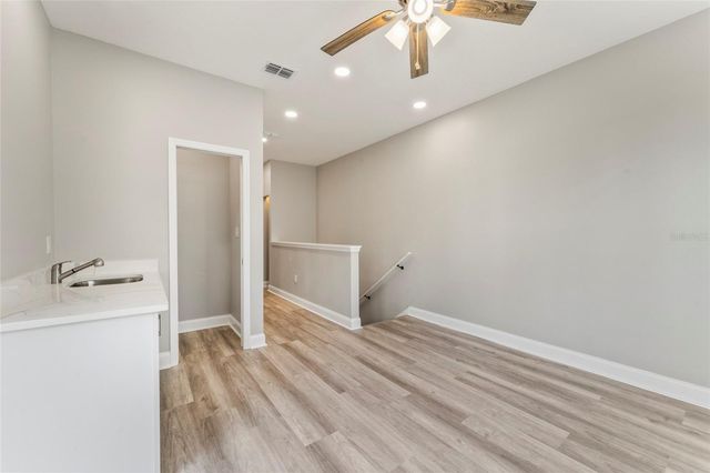 809 W LINEBAUGH AVENUE 5B, Tampa, FL 33612