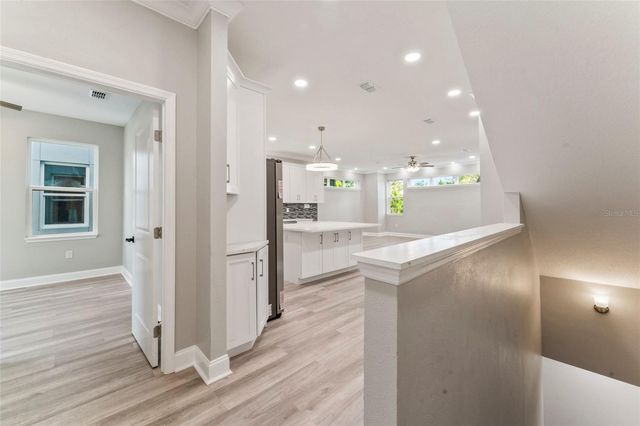 809 W LINEBAUGH AVENUE 5B, Tampa, FL 33612