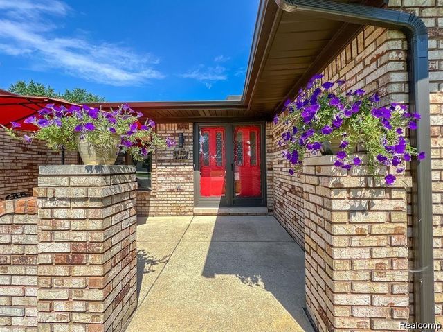 39185 Ceceil Drive, Clinton Charter Township, MI 48038