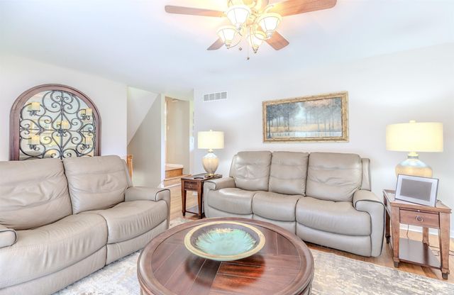 5807 Twickingham Drive, Evansville, IN 47711