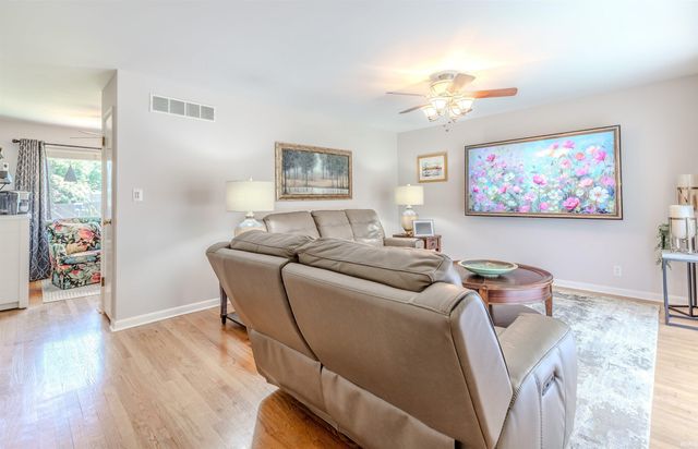 5807 Twickingham Drive, Evansville, IN 47711