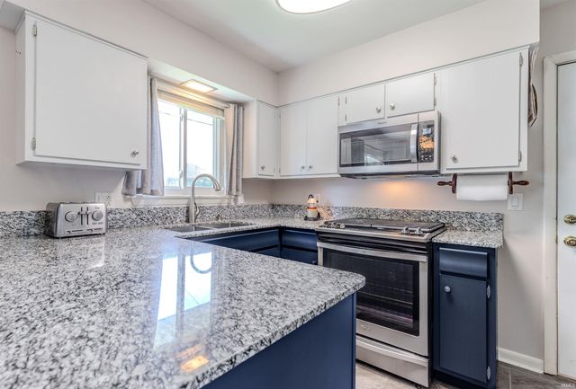 5807 Twickingham Drive, Evansville, IN 47711