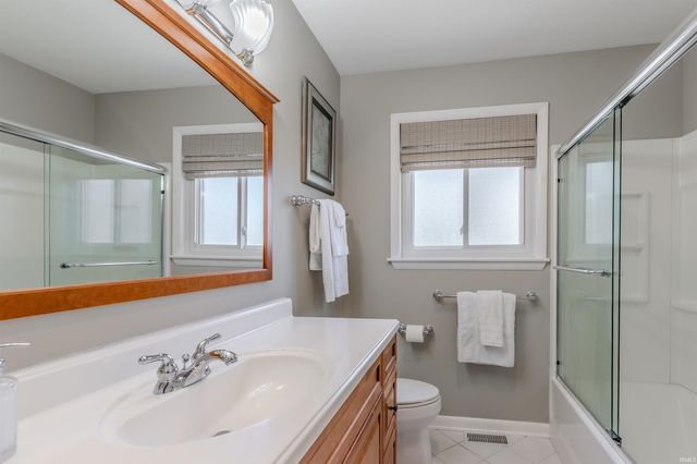 5807 Twickingham Drive, Evansville, IN 47711
