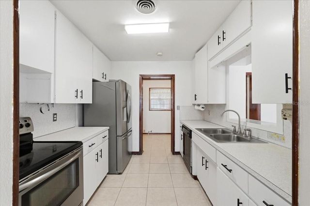 1206 W LAKE PARKER DRIVE, Lakeland, FL 33805