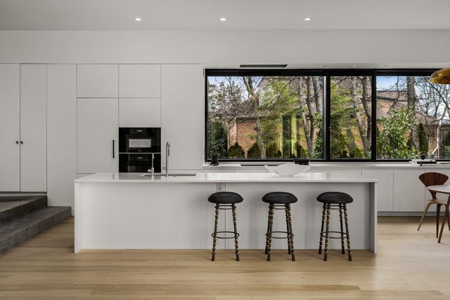 1143 Battery Ln, Nashville, TN 37220