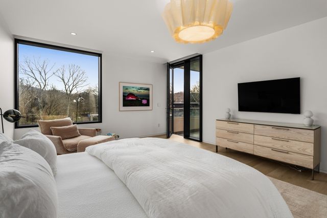 1143 Battery Ln, Nashville, TN 37220