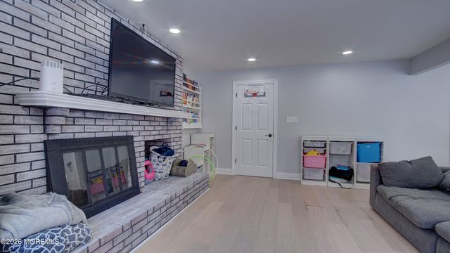 23 Livingston Lane, Manalapan, NJ 07726