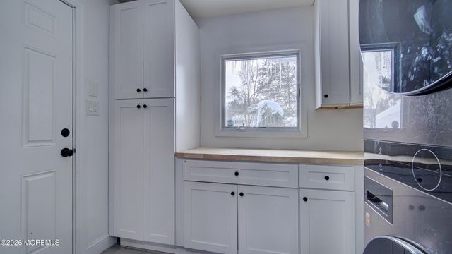 23 Livingston Lane, Manalapan, NJ 07726