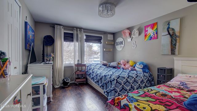 23 Livingston Lane, Manalapan, NJ 07726