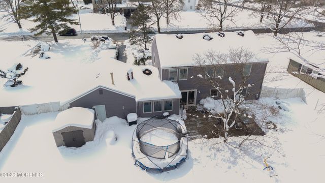 23 Livingston Lane, Manalapan, NJ 07726