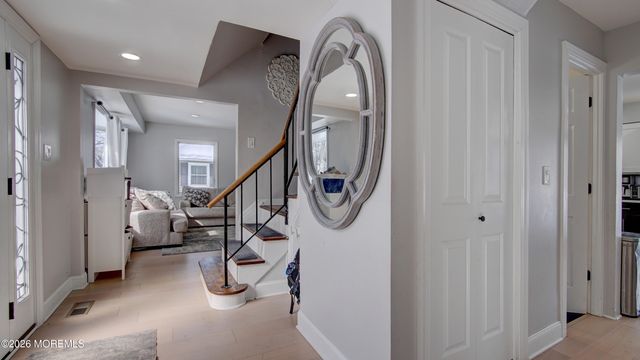 23 Livingston Lane, Manalapan, NJ 07726