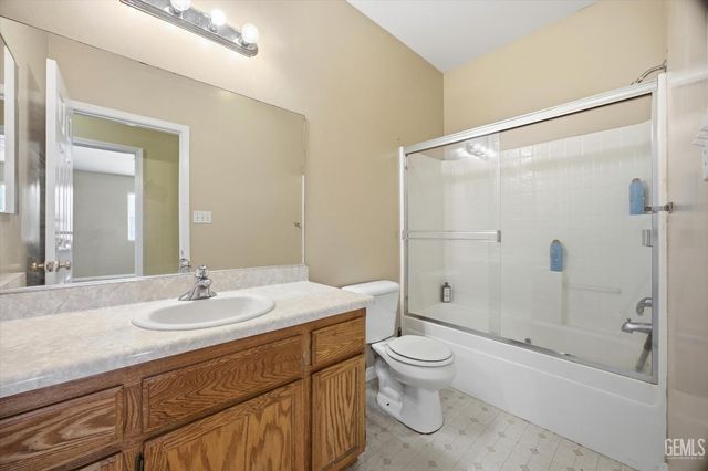 5423 Tyner Lane, Bakersfield, CA 93307