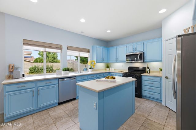43406 Rucker Street, Lancaster, CA 93535