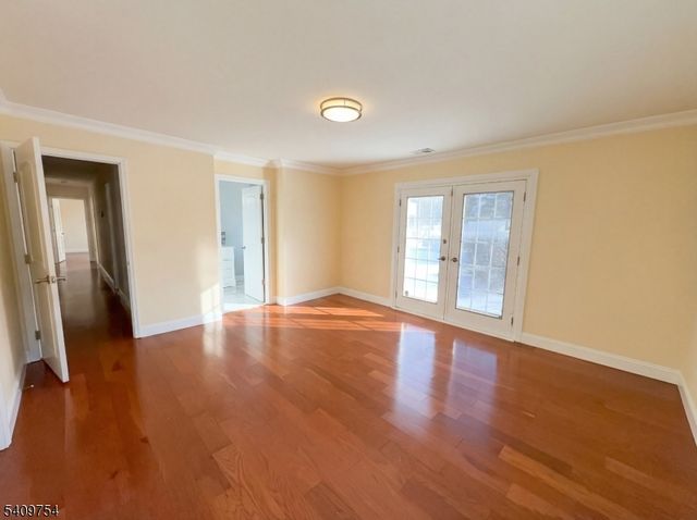 10 Liberty Ln, Franklin Twp., NJ 08873