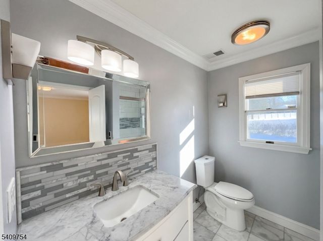 10 Liberty Ln, Franklin Twp., NJ 08873