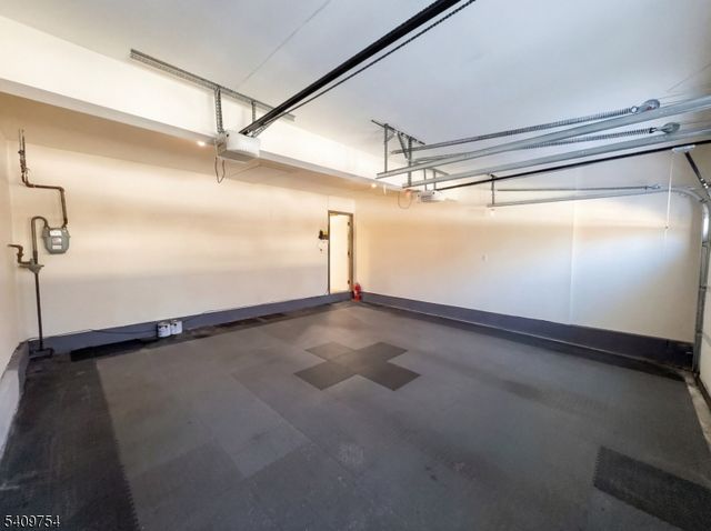 10 Liberty Ln, Franklin Twp., NJ 08873