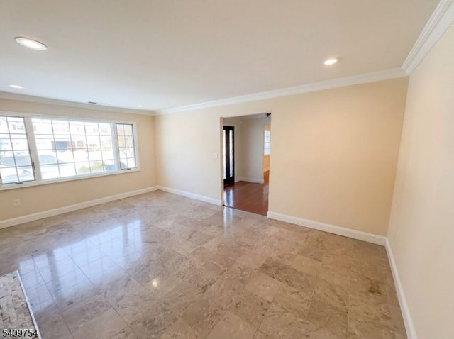 10 Liberty Ln, Franklin Twp., NJ 08873