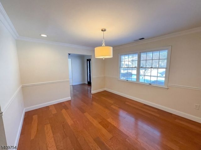 10 Liberty Ln, Franklin Twp., NJ 08873