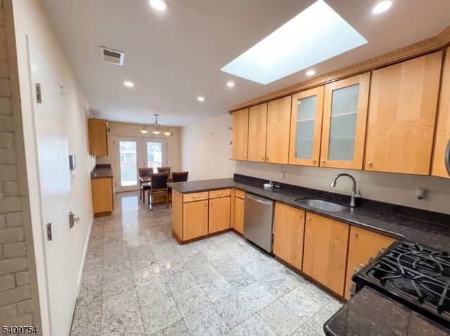 10 Liberty Ln, Franklin Twp., NJ 08873