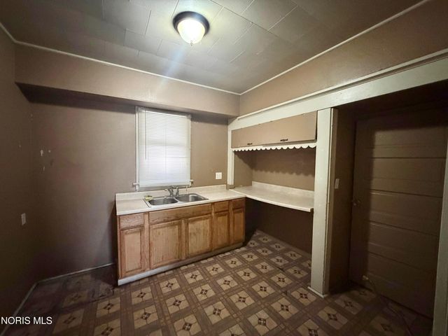 1143 South Avenue, Toledo, OH 43609