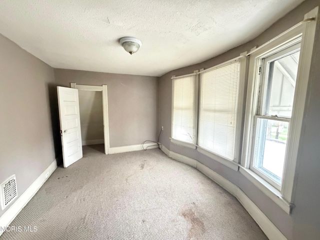 1143 South Avenue, Toledo, OH 43609
